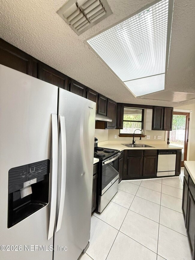 Building Photo - 8326 Cross Timbers Dr W