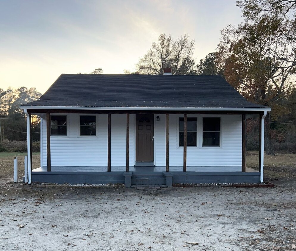 Primary Photo - 3 Bedroom 2 Bathroom House (Laurel Hill, NC)