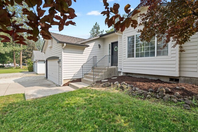 Building Photo - 3408 E 48th Ct