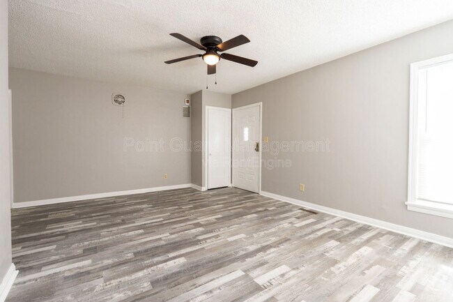 Foto del edificio - 4722 E Elm St