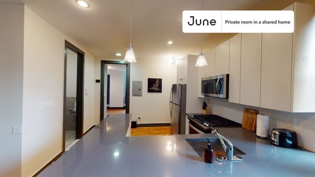 Foto del edificio - Room in Shared 5 bed/2 bath home