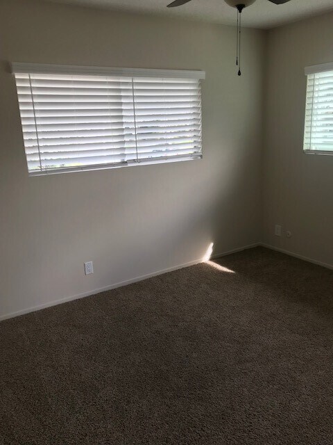 Building Photo - 401 Cornell Dr