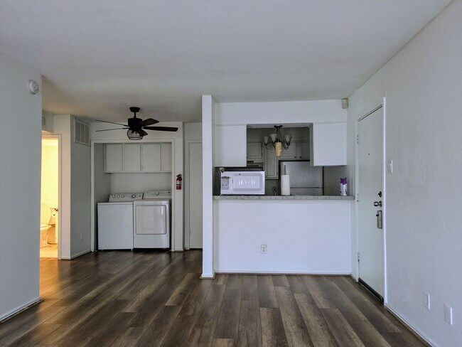 Building Photo - Perfect home to start your own journey! 1 ...