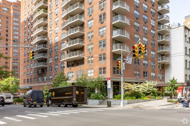 Building Photo - Murray Hill House