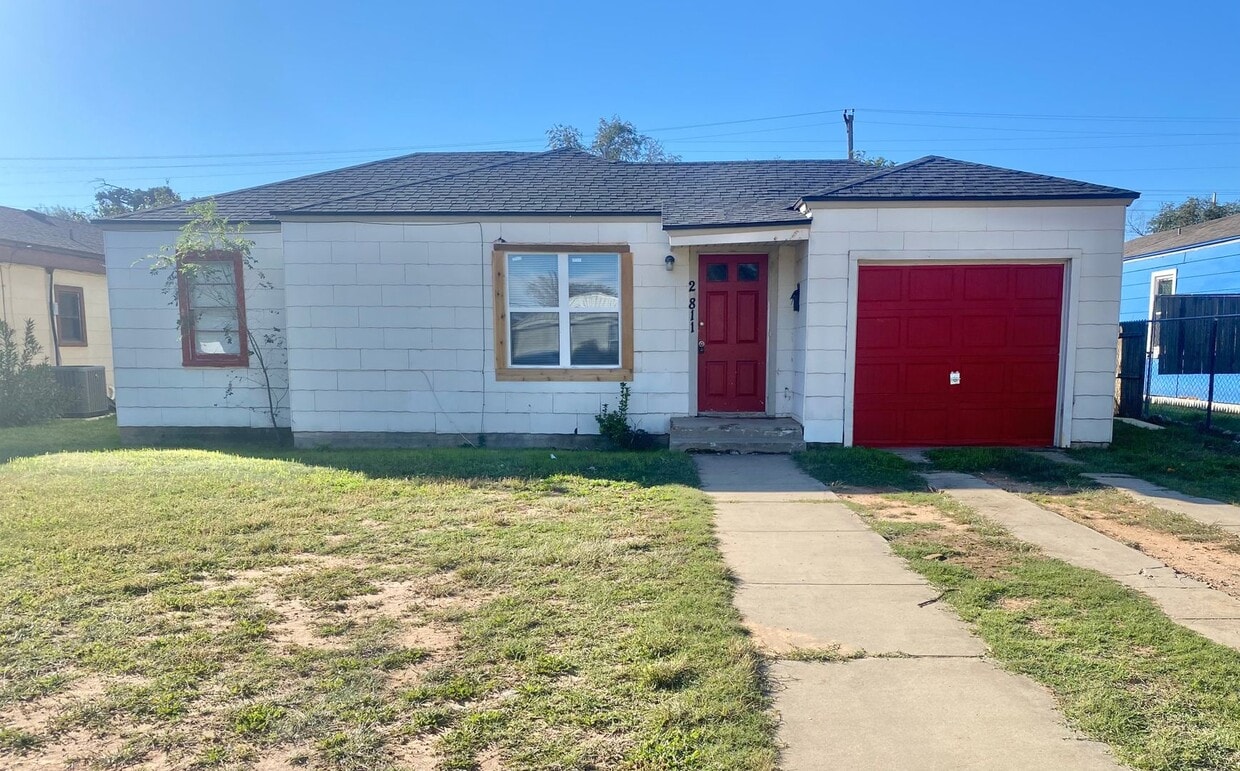 Primary Photo - 2 bed 1 bath 1 car garage available now