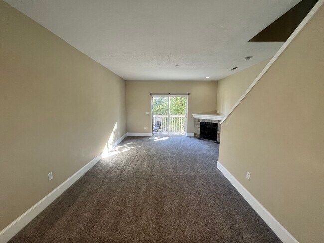 Building Photo - 18465 SW Stepping Stone Dr