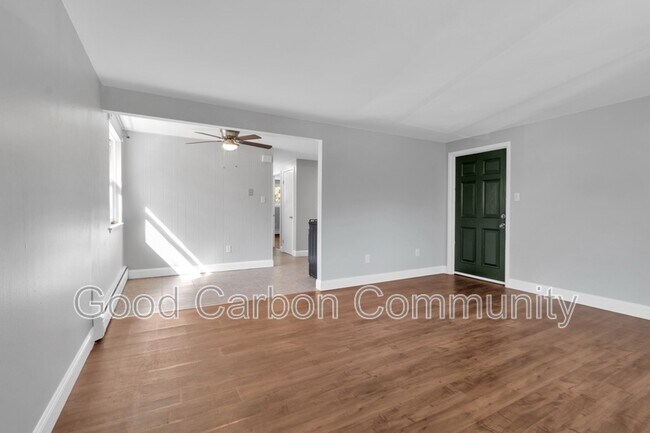 Building Photo - 5450 Creekside Ct