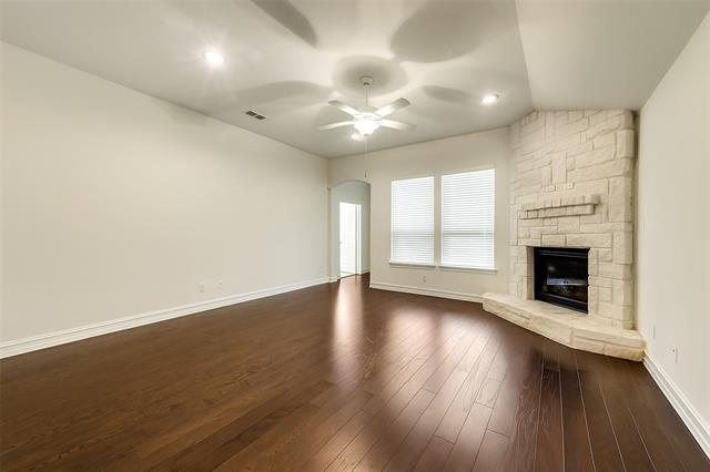 Foto del edificio - 601 Elm Creek Dr
