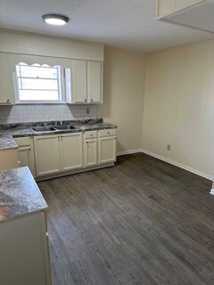 Building Photo - 1505 W Highland Ave