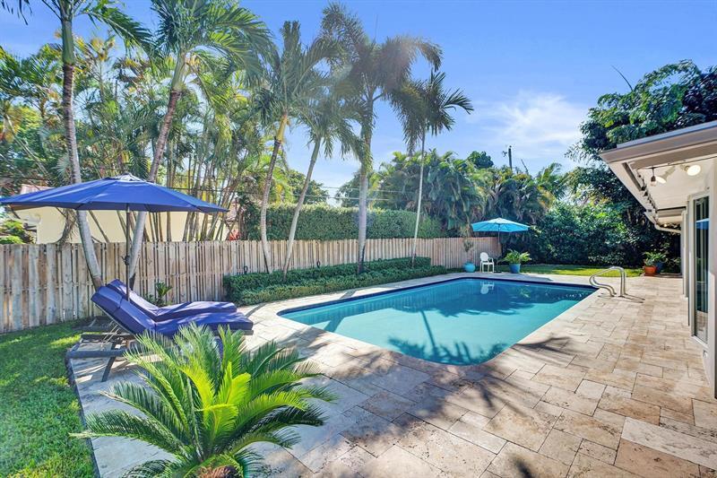 Primary Photo - 2616 NE 27th Way