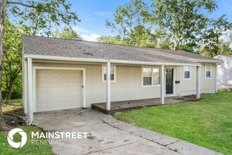 Building Photo - 7901 NE 53rd Terrace