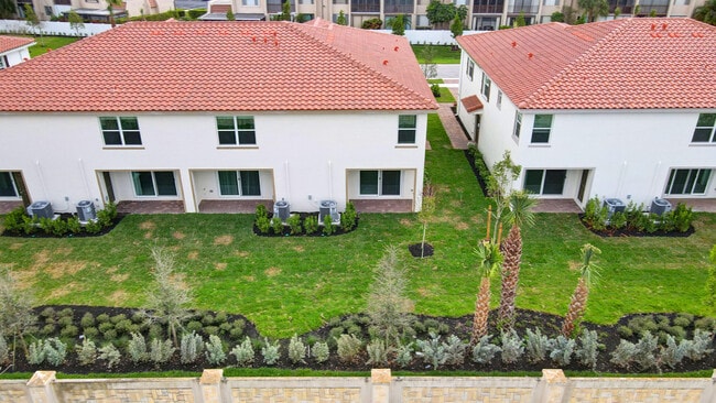 Building Photo - 6875 Broadwater Ln