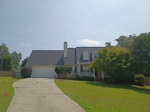 Building Photo - 100 Algrave Way