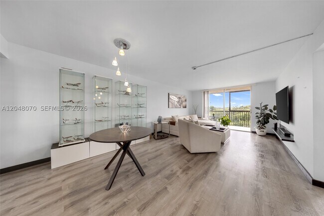 Foto del edificio - 3001 W Rolling Hills Cir