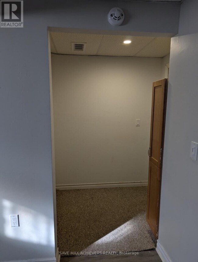 Building Photo - 369 Georgian Dr