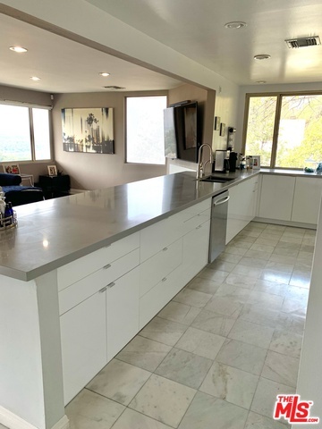 Foto del edificio - 3733 Oakfield Dr