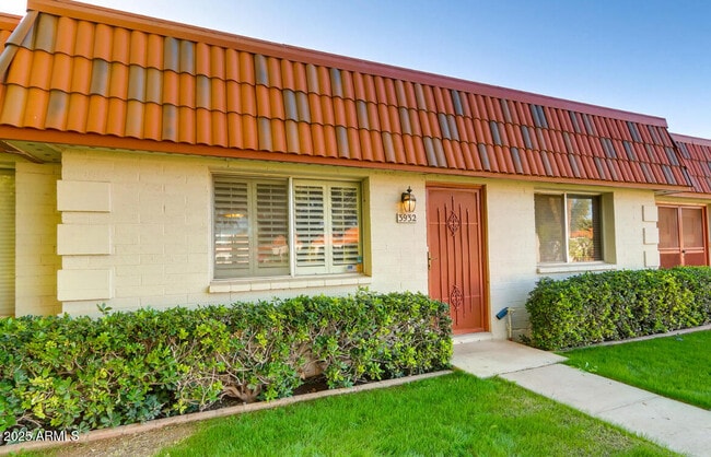 Building Photo - 3932 N Granite Reef Rd