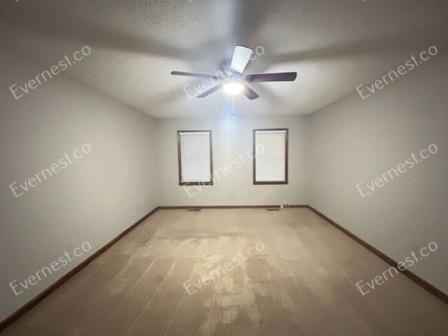 Building Photo - 170 Olde Oak Dr