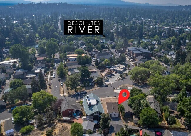 Foto del edificio - 266 NW Riverside Blvd