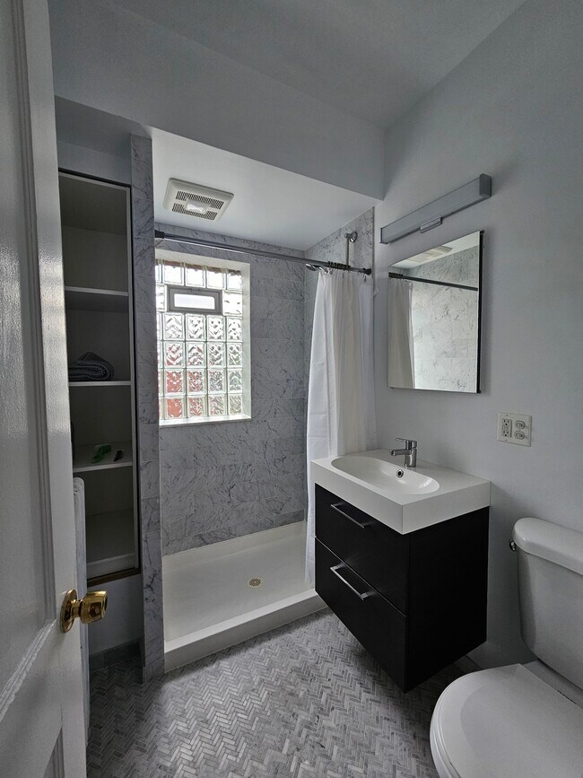 Foto del edificio - 3380 Evaline St