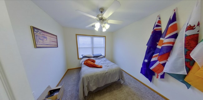 Building Photo - 3D Tour Available - Spacious Living! Fence...