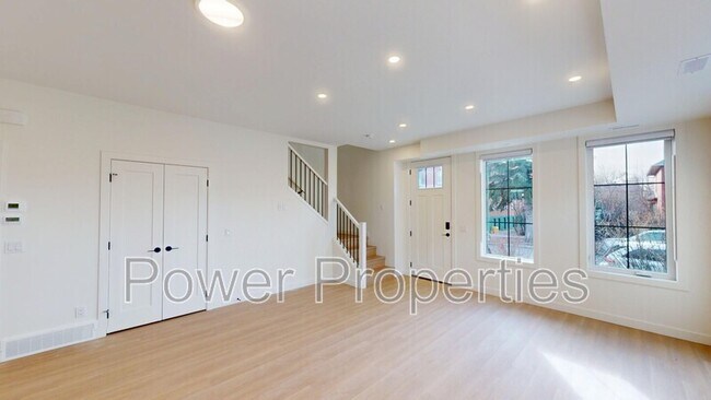 Photo du bâtiment - 1336-110 10 Ave SE