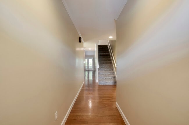 Building Photo - 540 Battlecreek Way