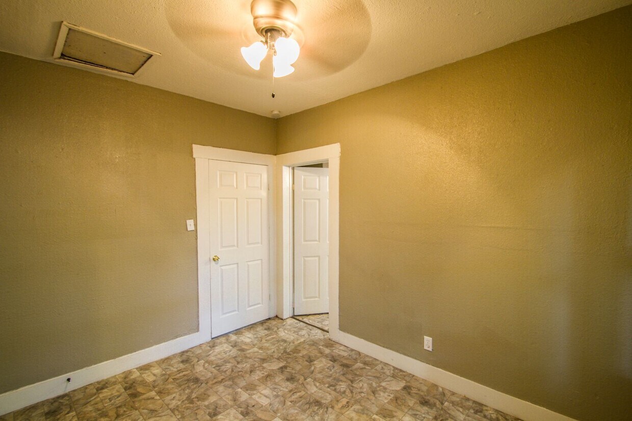 Primary Photo - Amazing Home Near Downtown