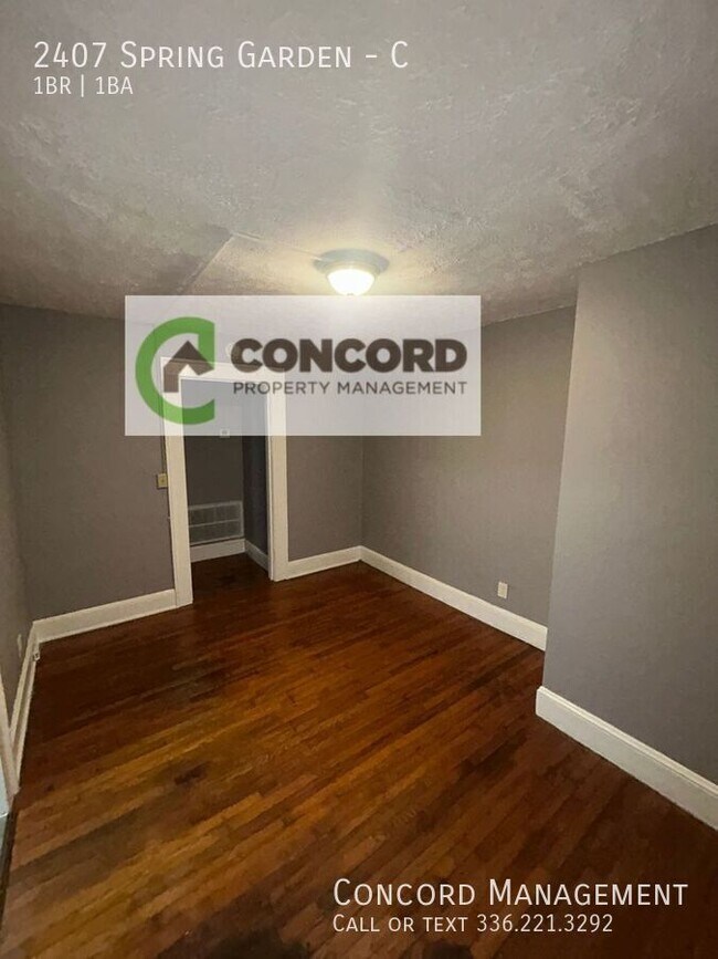 Foto del edificio - 2407 Spring Garden St