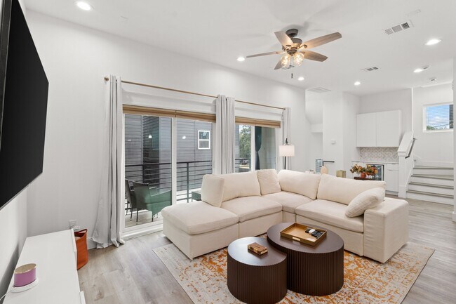 Building Photo - 517 Schweikhardt St