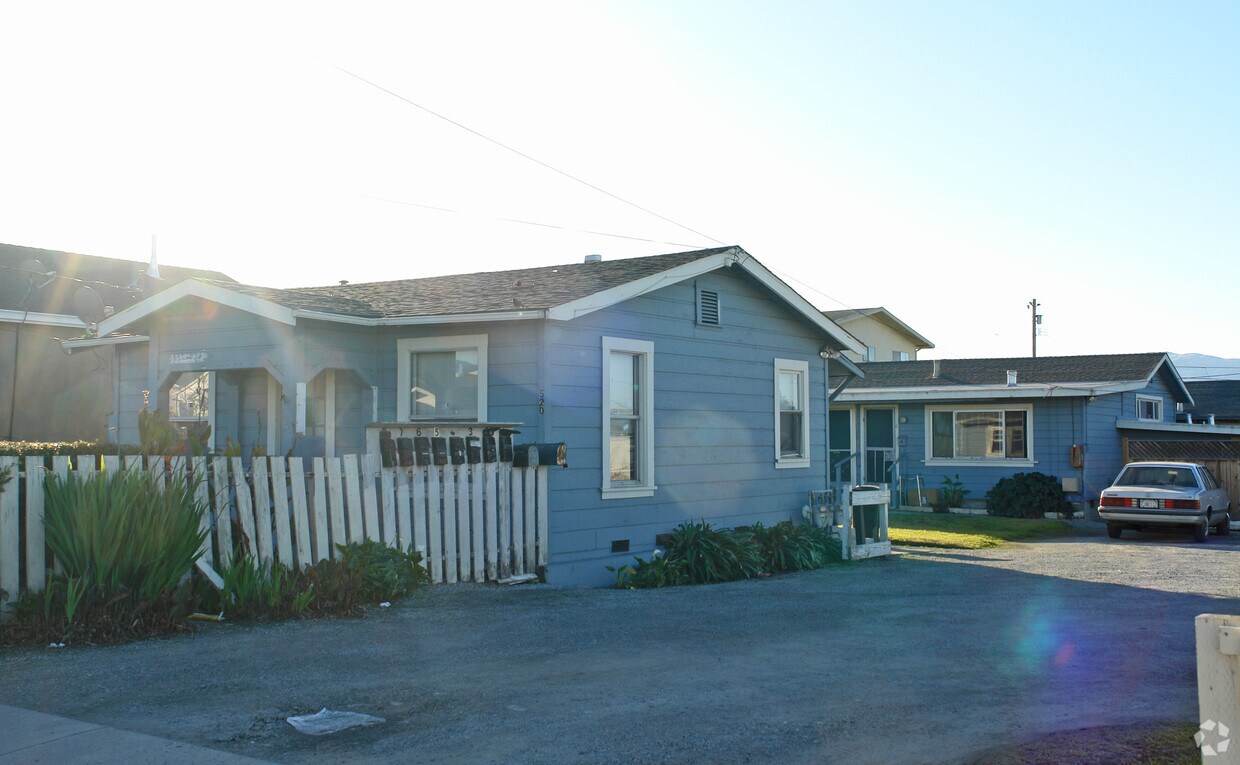 Building Photo - 520 San Benito St