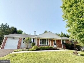 Building Photo - 9398 Paulskirk Dr