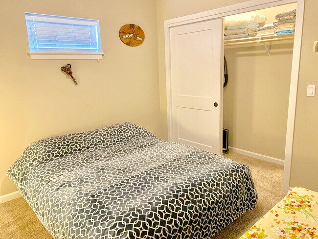 Foto del edificio - 2518 J Ave