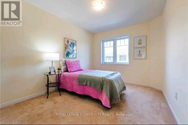 Building Photo - 8273 Tulip Tree Dr