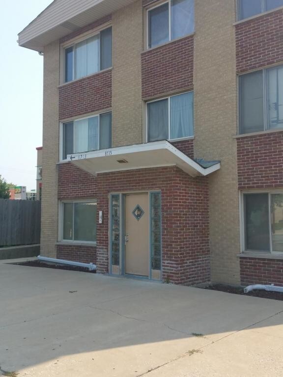 Foto principal - 8715 S Cottage Grove Ave