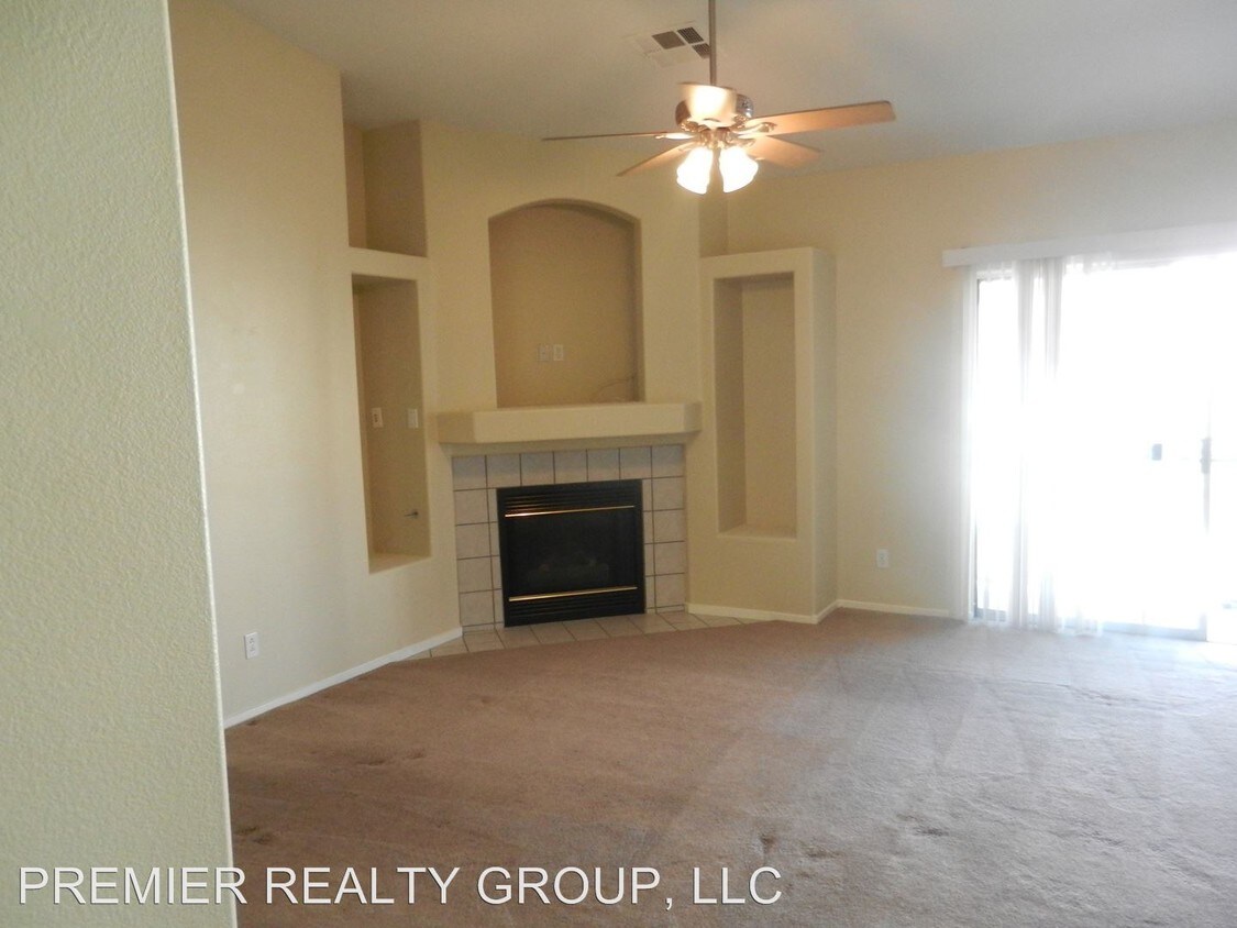 Foto del edificio - 6201 E Lake Mead Blvd