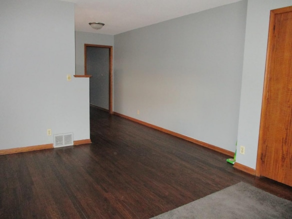 main - 5737 Xerxes Ave S
