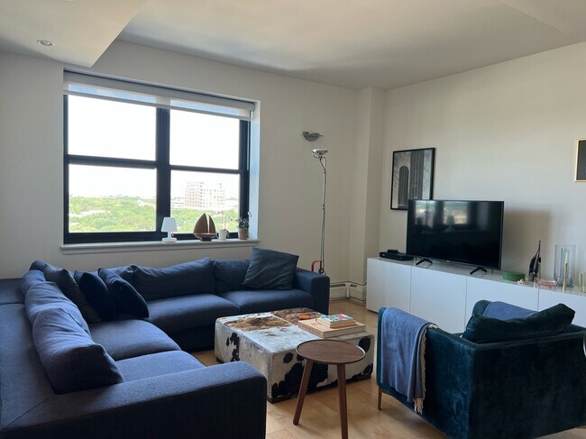 Foto del edificio - 2100 N Lincoln Park W
