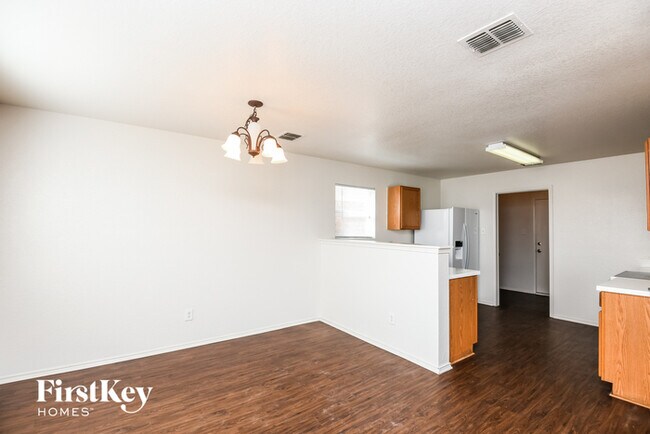 Building Photo - 6624 Meadow Way Ln