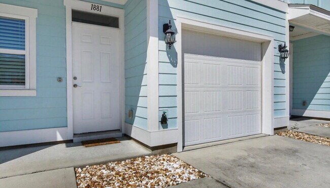 Foto del edificio - Welcome to 1881 Point Dr.!
