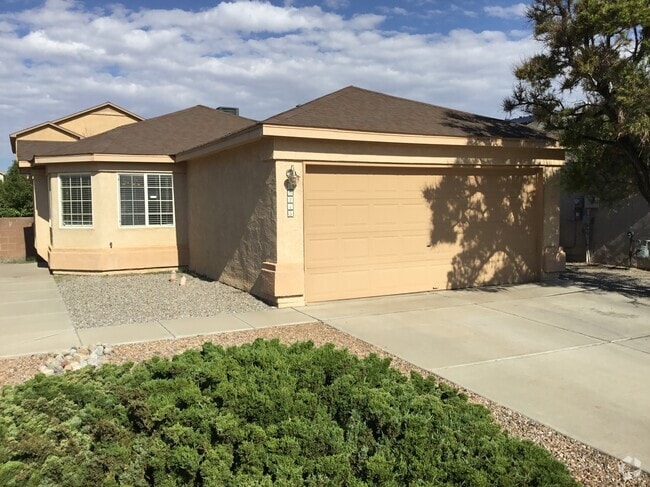 Building Photo - 10215 Calle Chulita NW