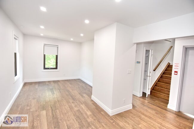 Building Photo - 1291 Ouellette Av
