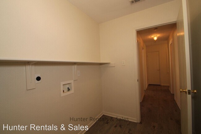 Foto del edificio - 3 br, 2 bath House - 4308 Paintbrush Drive