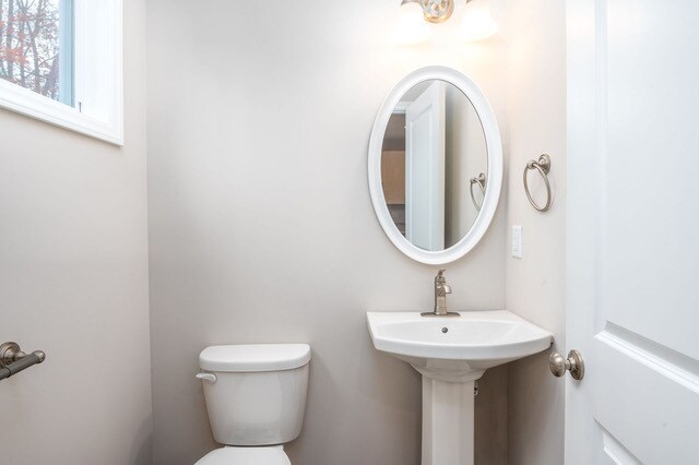 1/2 Bath - 15 Woodland Ter