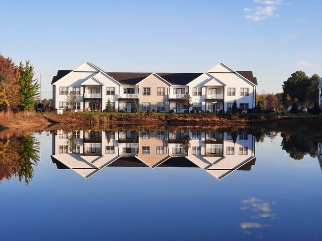 Building Photo - Platinum Pines