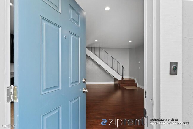 Building Photo - 2 br, 1 bath Townhome - 354 Rio Verde Plac...