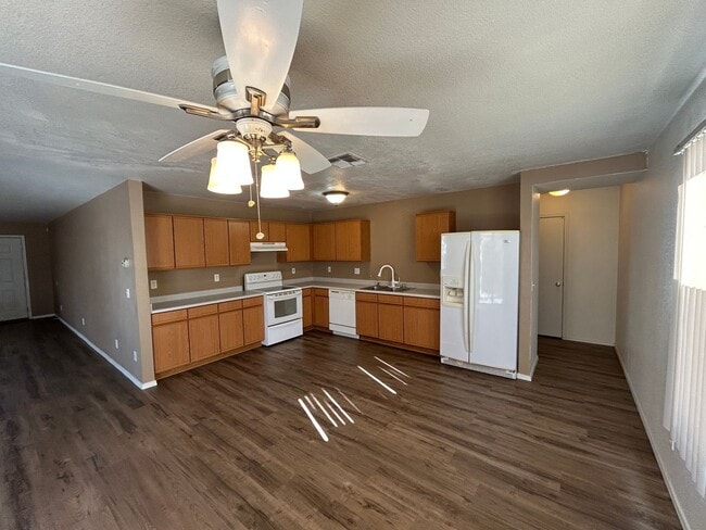 Building Photo - 12329 N Pablo St