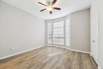 Building Photo - 5353 Memorial Dr