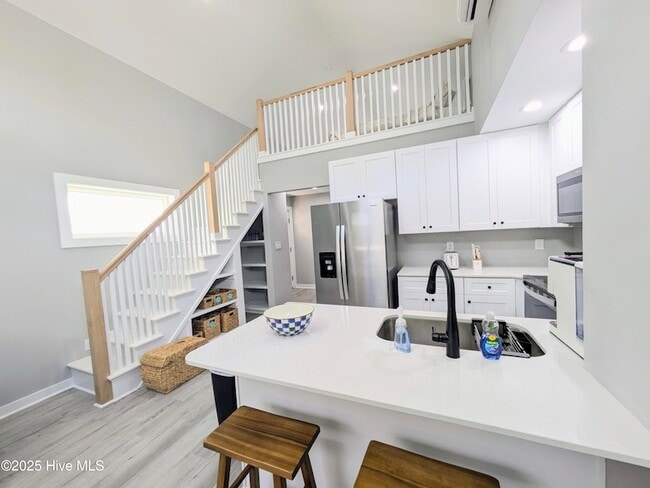 Building Photo - 124 Long Pond Loop