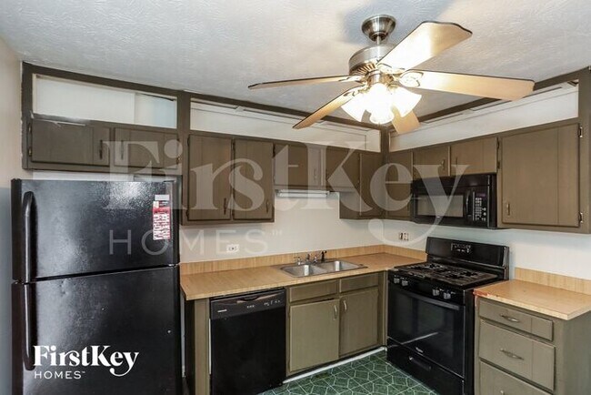 Foto del edificio - 4550 Glory Dr